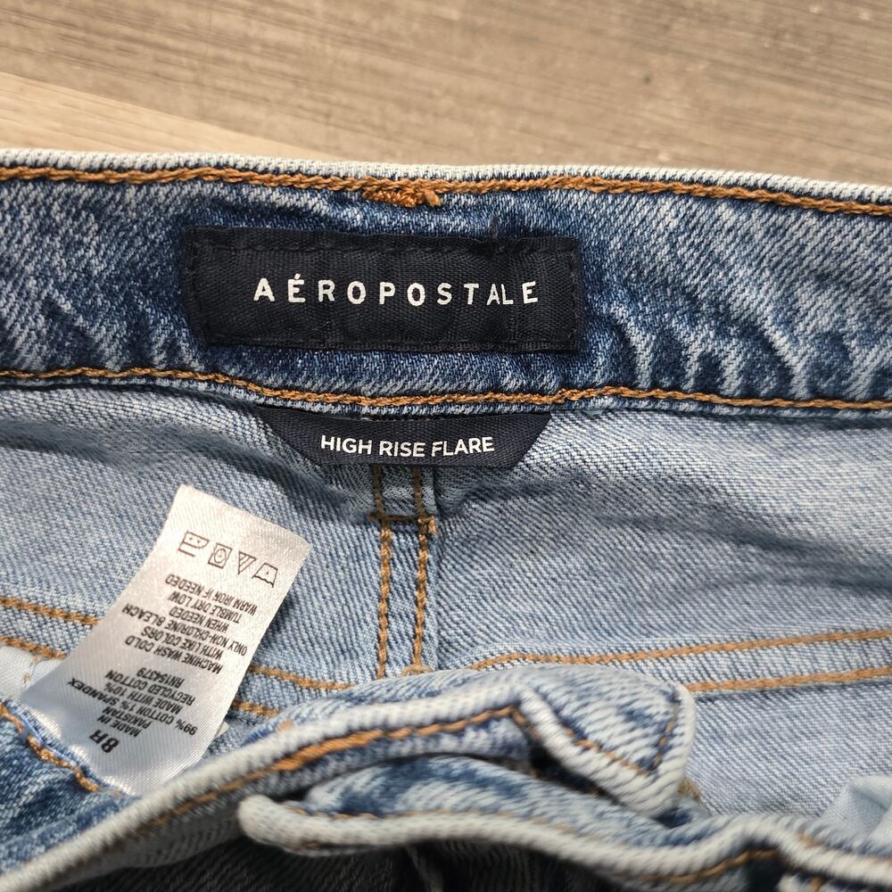 Aeropostale High Rise Distressed Light Wash Denim Jeans - Picture 4 of 7